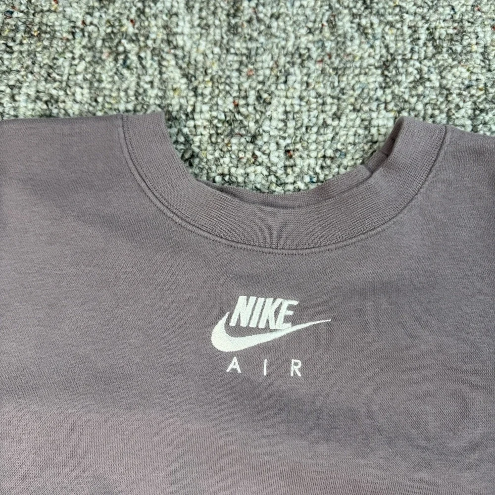 Nike Air Sweatshirt Womens Small Cropped Fleece Long Sleeve Purple